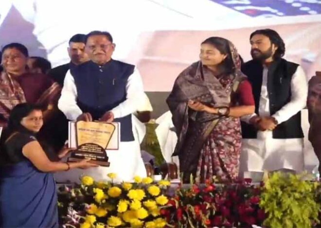 मुख्यमंत्री साय ने उत्कृष्ट कार्य पर राम कुमारी चौहान का किया सम्मान