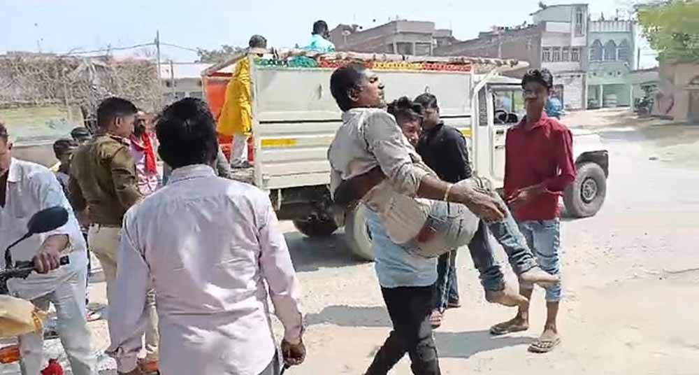 स्टेट हाईवे-74 पर होली की खरीदारी कर घर लौट रहे यात्रियों से भरी ऑटो पलटी, छह लोग घायल
