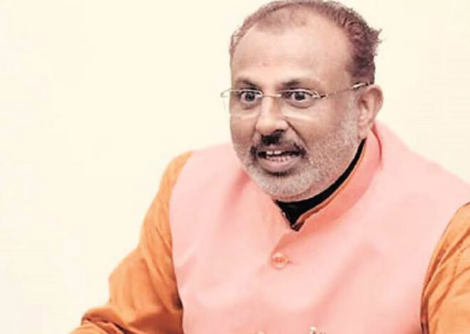 ‘रंगों से है परेशानी तो हिजाब की तरह तिरपाल ओढ़कर निकलें’, होली पर यूपी के मंत्री की सलाह