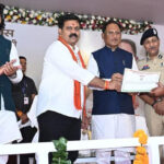 रायपुर : मुख्यमंत्री विष्णुदेव साय ने उप निरीक्षक संवर्ग में चयनित अभ्यर्थियों को प्रदान किया नियुक्ति पत्र