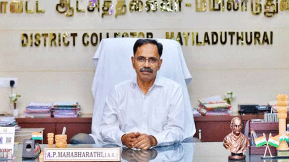 कलेक्टर ने 3 साल की बच्ची को आरोपी का उकसाने वाला बताया, विवादित बयान के बाद कलेक्टर को पद से हटाया