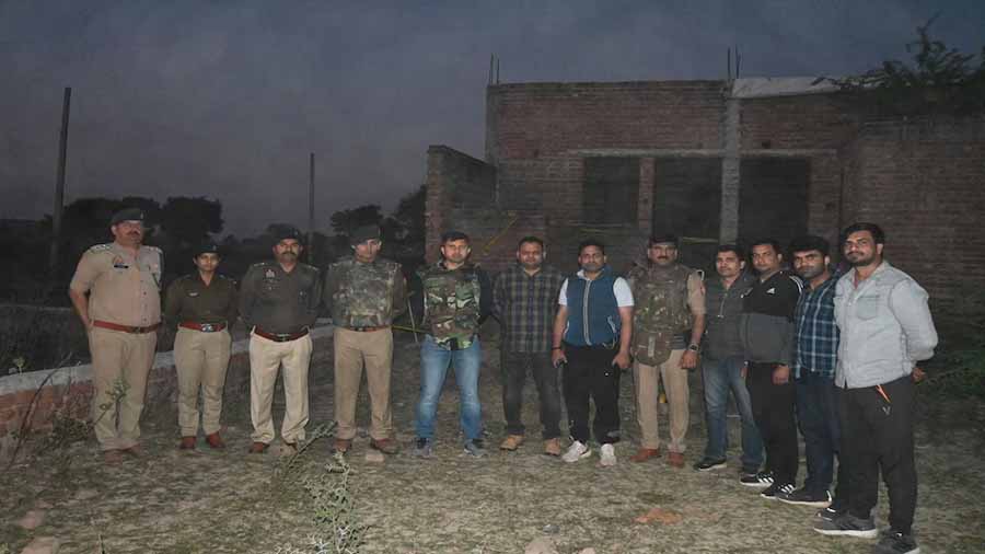 मथुरा में तड़के एक एनकाउंटर में एक लाख का इनामी अपराधी ढेर