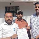 मनरेगा के दैनिक वेतन भोगी कर्मचारियों ने डिप्टी सीएम शर्मा के नाम पर सौंपा ज्ञापन