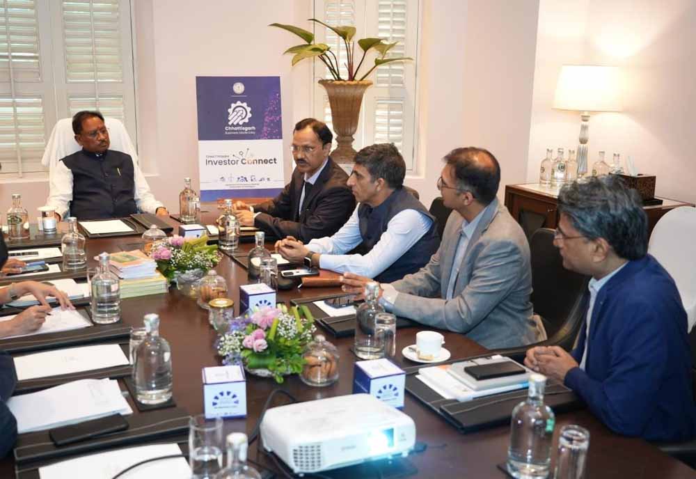 मुख्यमंत्री विष्णुदेव साय से मिले आईईएसए अध्यक्ष, इलेक्ट्रॉनिक्स और सेमीकंडक्टर क्षेत्र में निवेश को लेकर हुई चर्चा