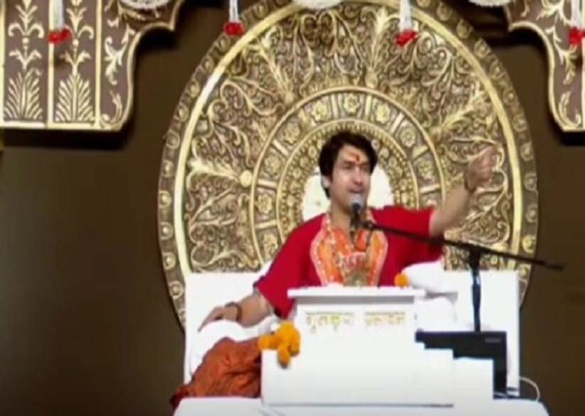 मेरठ में बागेश्वर धाम पंडित धीरेंद्र शास्त्री की चेतावनी- मुसलमान कायदे में रहेंगे तो फायदे में रहेंगे