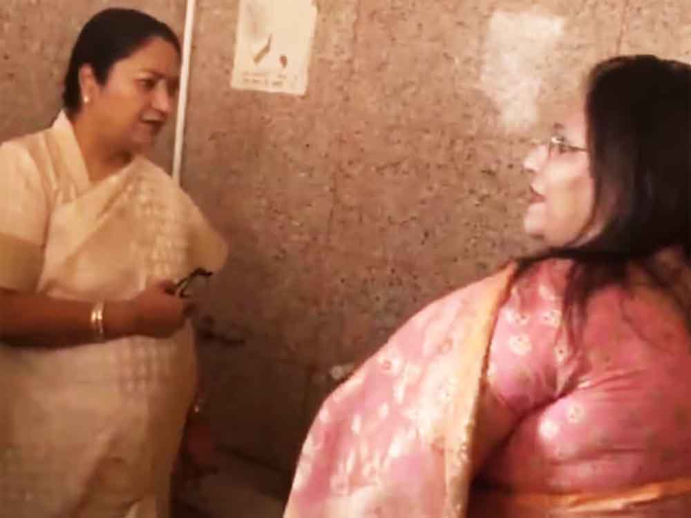 अब स्कूल में अचानक मारा छापा, मैडम की लगा दी क्लास, फुल ऐक्शन में दिखी दिल्ली की CM रेखा गुप्ता