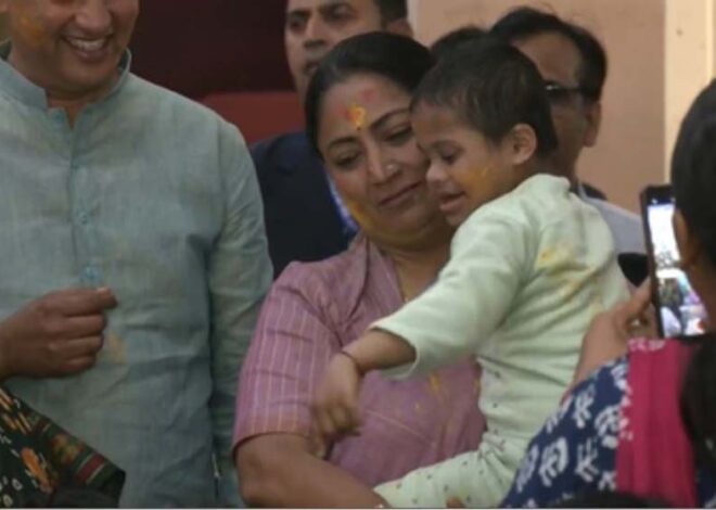 आज मैंने आशा किरण के बच्चों के साथ होली मनाई और यह बहुत अच्छा अनुभव रहा, बच्चे बहुत खुश नजर आए: दिल्ली सीएम