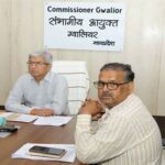 संभागीय आयुक्त खत्री ने जल गंगा अभियान के साथ ही पेयजल प्रबंधन के संबंध मे की समीक्षा