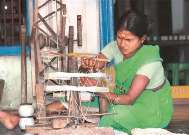 प्रयागराज में आयोजित महाकुंभ के दौरान खादी और ग्रामोद्योग उत्पादों की बिक्री ने नया कीर्तिमान स्थापित किया