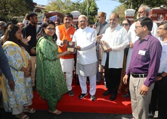 राज्यपाल पटेल ने अंगदान जनजागृति कार रैली को राजभवन से हरी झंडी दिखा किया रवाना