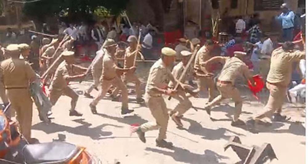 राणा सांगा पर विवादित बयान को लेकर सपा के राज्यसभा सांसद रामजीलाल सुमन के घर करणी सेना ने बवाल मचाया