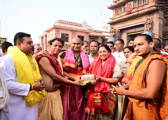 सीएम रेखा गुप्ता मंत्री प्रवेश वर्मा और बीजेपी सांसद संबित पात्रा के साथ ओडिशा के पुरी पहुंचीं, किया दर्शन-पूजन