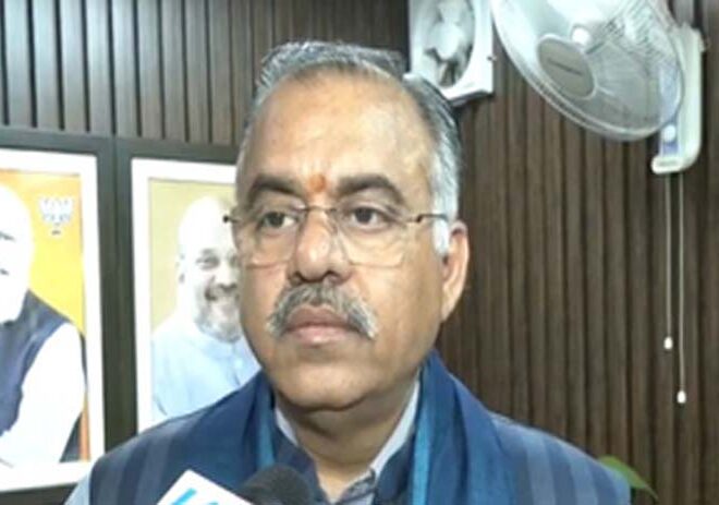 भाजपा नेता ने कहा- असदुद्दीन ओवैसी धर्म के नाम पर देश को गुमराह करना बंद करें