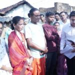 उपमुख्यमंत्री शर्मा बस्तर जिले के ग्राम शासनकचौरा और हलबा कचौरा में स्वयं हितग्राहियों के घर पहुँचकर किया सर्वे