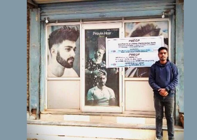 हेयर ड्रेसिंग सैलून से आत्मनिर्भर बना पदमलोचन