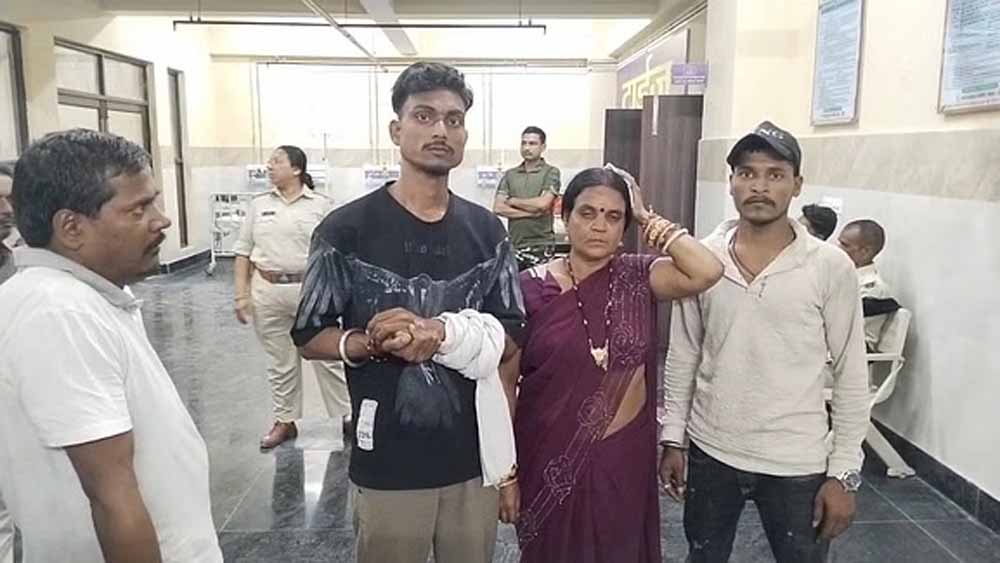 नालंदा में पैसेंजर ट्रेन में बदमाशों ने यात्रियों से की लूटपाट और मारपीट