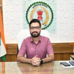 राजस्व पखवाड़ा में किसानों के नामांतरण, बंटाकन, नक्शा अपडेशन आदि कार्यों का स्थल पर निराकरण करें – कलेक्टर लंगेह