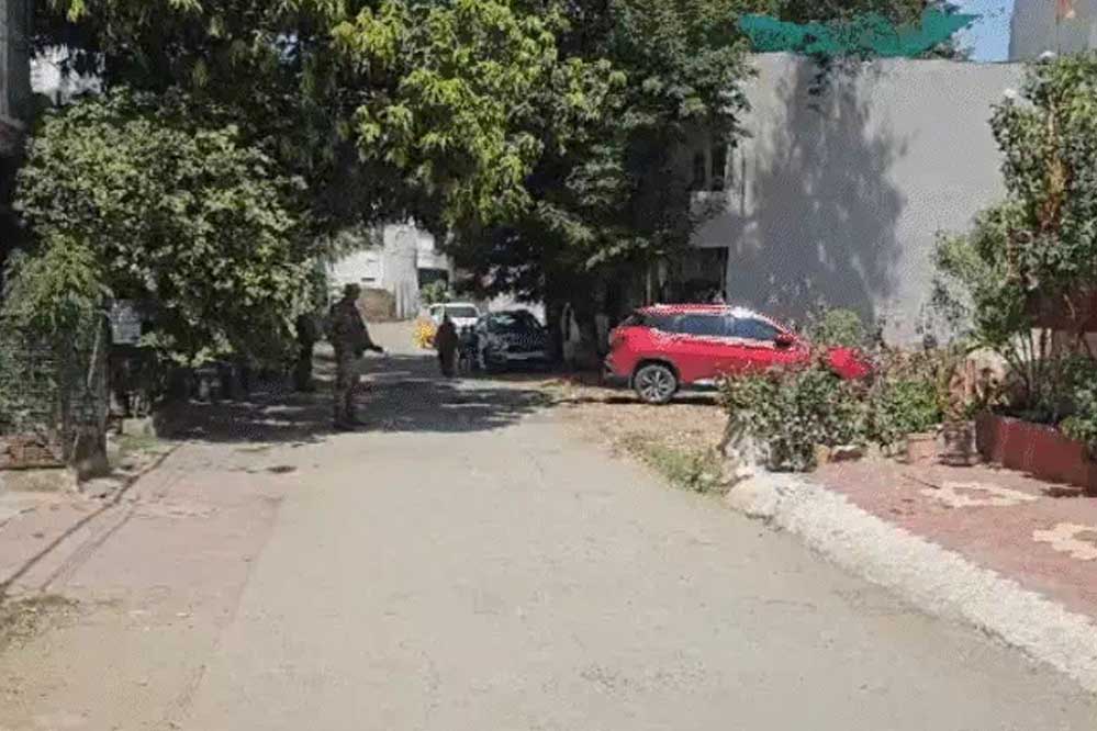 इंदौर में प्रवर्तन निदेशालय ने सोमवार को  शराब कारोबारियों के 18 ठिकानों पर  एक साथ छापे मारे