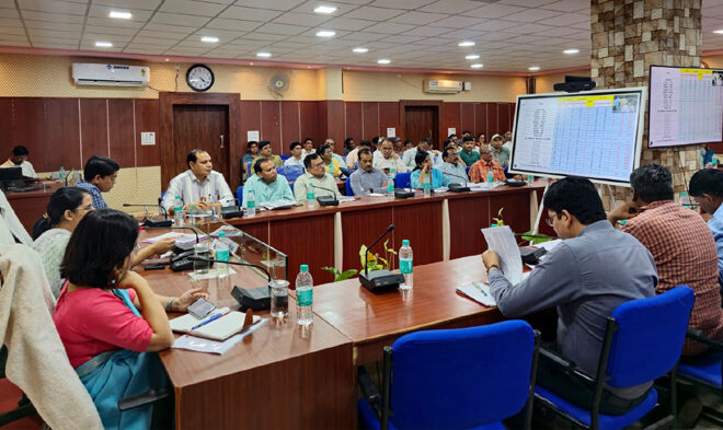 कलेक्टर की अध्यक्षता में सम्पन्न हुई समय सीमा बैठक