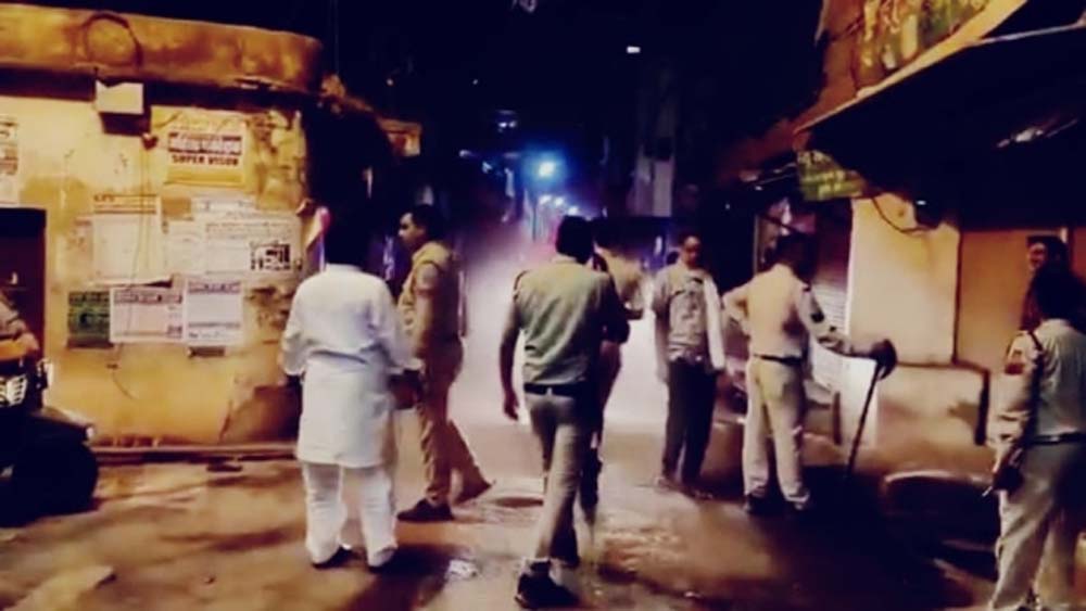 डीजे बचाने पर हुआ विवाद तो अराजक तत्वों ने शोभायात्रा पर फेंके ईंट-पत्थर, वीडियो के आधार पर 9 गिरफ्तार