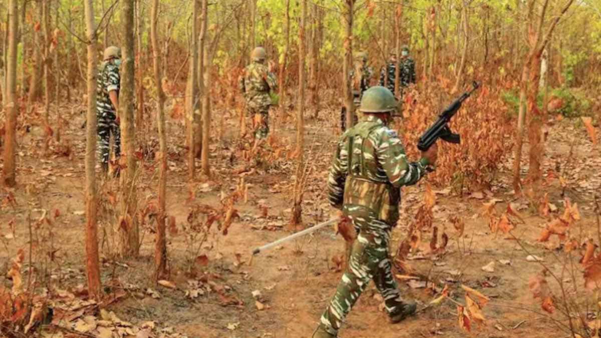 नक्सल विरोधी अभियान आठवें दिन भी जारी, माओवादी समूहों को खत्म करने में जुटे 24,000 जवान