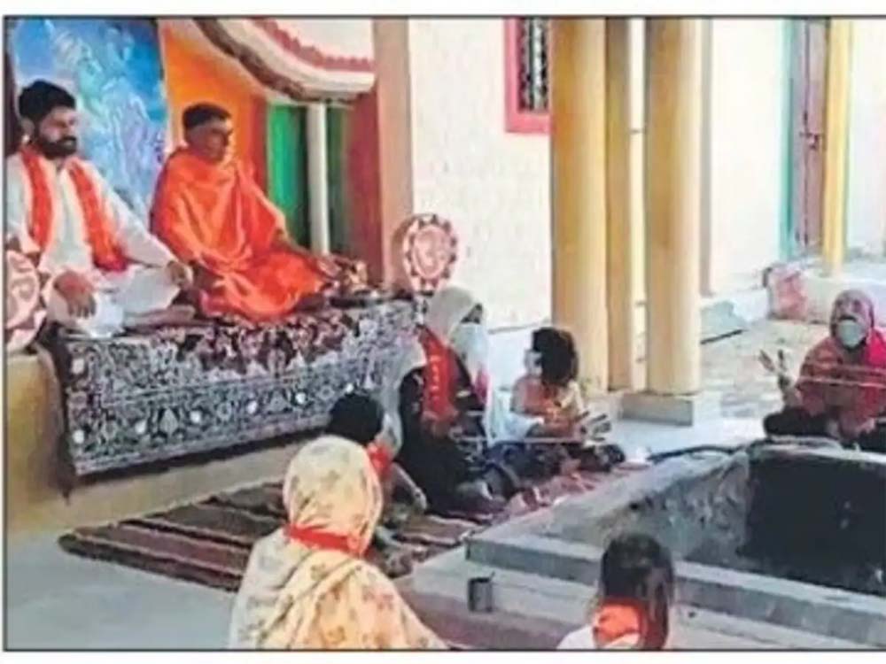 यूपी के देवबंद में दस मुस्लिमों ने इस्लाम धर्म को छोड़कर सनातन धर्म में घर वापसी की, यज्ञ के बाद हिंदू नाम रखे