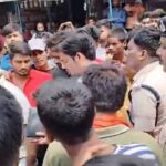 तेज रफ्तार पिकअप ने होटल संचालक को कुचला, हुई मौत, आक्रोशित भीड़ ने सड़क जाम कर किया प्रदर्शन