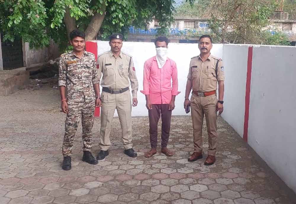 चौकी विक्रमपुर  पुलिस ने 2 साल पुराने वसूली प्रकरण के फरार स्‍थाई वांरटी  रतन सिंह पट्टा को कस्‍बा समनापुर से किया गिरफ्तार
