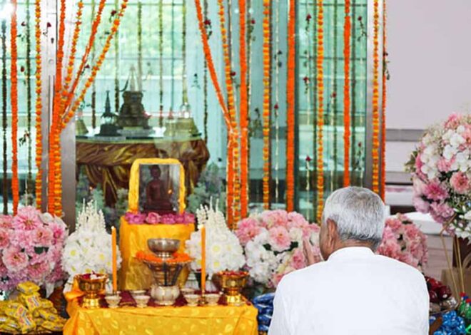 बुद्ध स्मृति पार्क में मुख्यमंत्री नीतीश ने भगवान बुद्ध की पूजा की