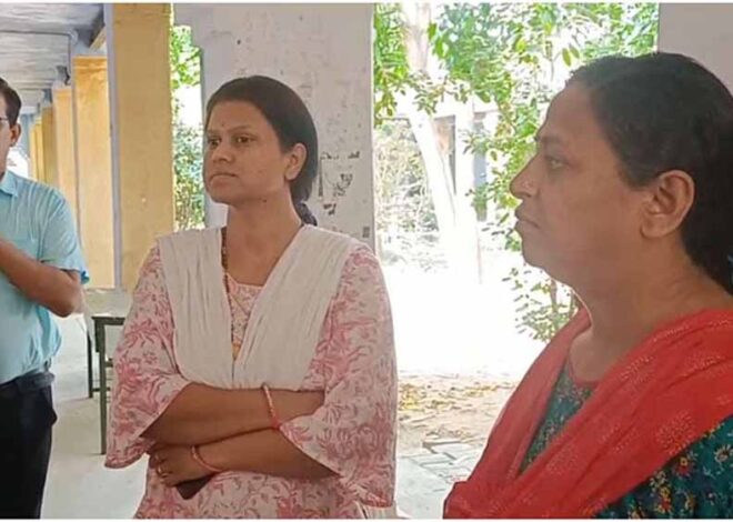 प्लस टू टाउन उच्च विद्यालय में कलावा पहनने पर दो शिक्षिकाओं ने की छात्रों की पिटाई, परिजनों ने काटा बवाल