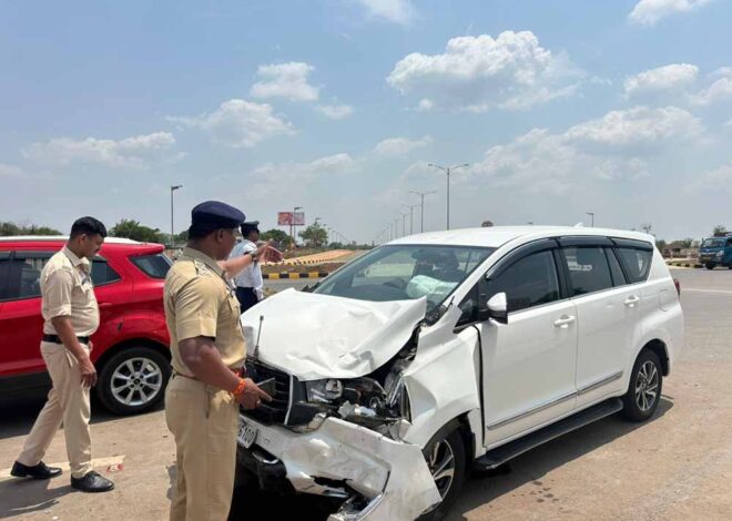 DIG CRPF की इनोवा कार ने मारुति सेलेरियो को मारी टक्कर, 4 गंभीर रूप से घायल