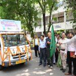 कलेक्टर ने डेंगू जागरूकता के लिए प्रचार रथ को दिखाई हरी झंडी