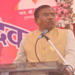 सांसद फग्गन सिंह कुलस्ते की फिसली जुबान, पाक आतंकियों को कहा हमारे अपने