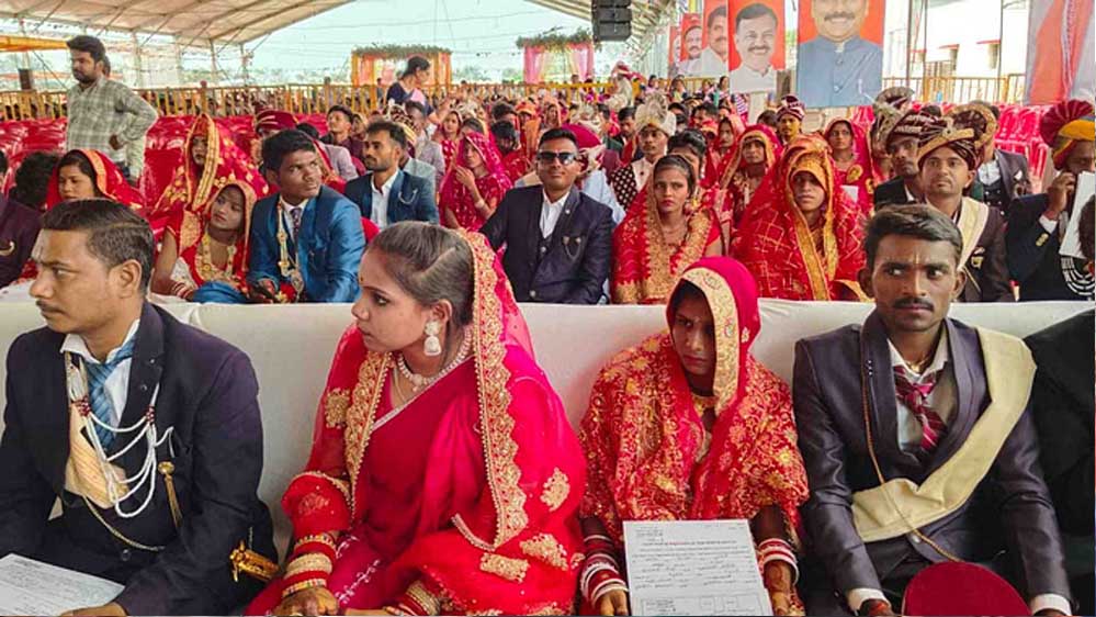 गढ़ाकोटा में 23वां पुण्य सामूहिक विवाह सम्मेलन में तीन हजार जोड़ों को आशीर्वाद देने पहुंचे मुख्यमंत्री