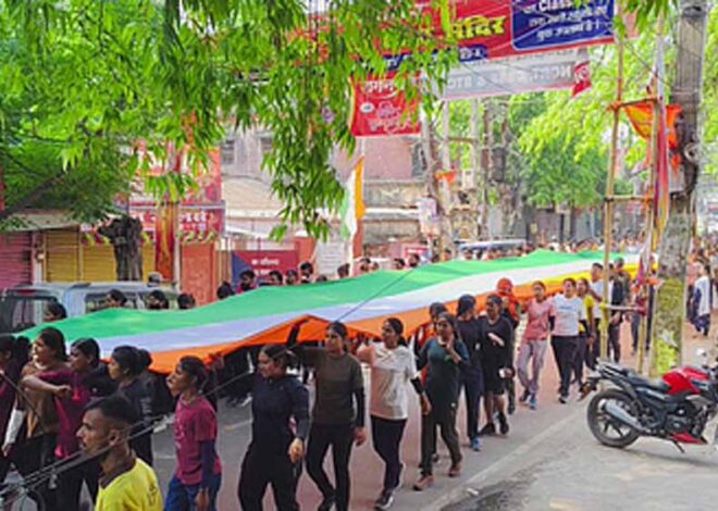 ऑपरेशन सिंदूर की सफलता पर सीवान में तिरंगा यात्रा, लड़कियों ने लगाए जमकर नारे