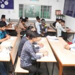 मुख्यमंत्री डॉ. यादव ने होल्कर साइंस कॉलेज के विद्यार्थियों से किया संवाद