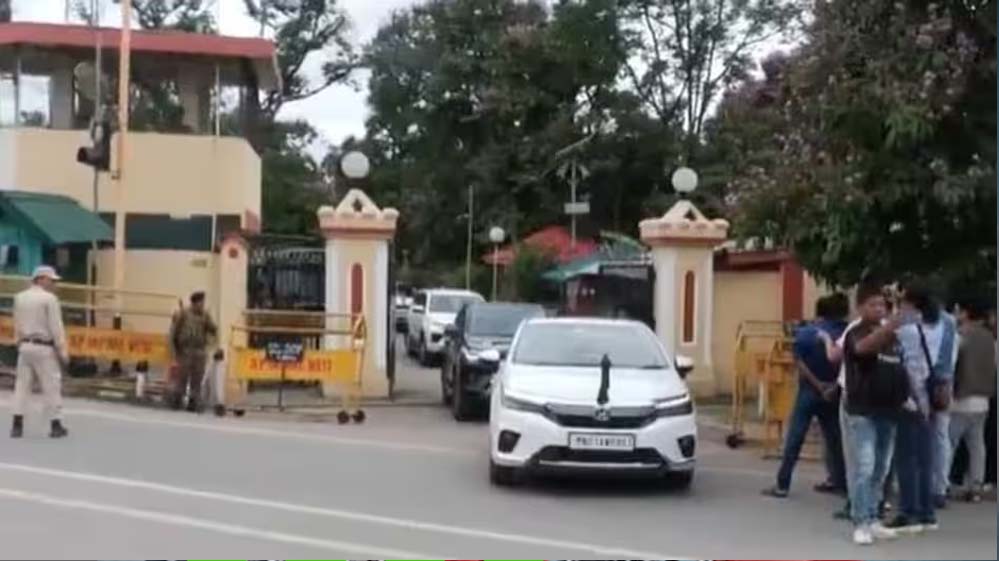 मणिपुर में बीजेपी पेश किया सरकार बनाने का दावा, राज्यपाल से मिलने पहुंचे विधायक, जानें सभी बड़े अपडेट्स