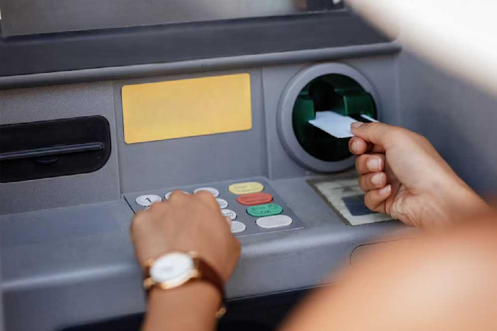 आज से देश में लागू हुए 5 बड़े बदलाव, ATM से लेकर रेलवे टिकट तक…