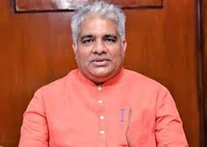 अलवर के बहरोड़ में एक संवाद कार्यक्रम में पहुंचे केंद्रिय मंत्री भूपेंद्र यादव अचानक उखड़ गए, मंच छोड़कर चले गए