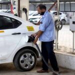 2,000 करोड़ रुपए की लागत से भारत में 72,000 EV पब्लिक चार्जिंग स्टेशन होंगे स्थापित : केंद्र सरकार