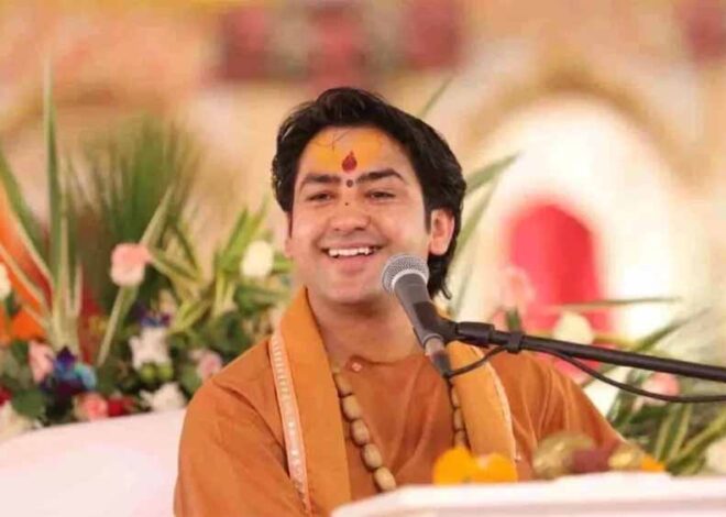 देशद्रोही बोलने के मामले में पंडित धीरेंद्र शास्त्री कोर्ट में नहीं हुए पेश