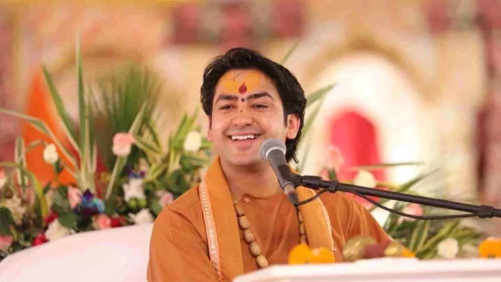 देशद्रोही बोलने के मामले में पंडित धीरेंद्र शास्त्री कोर्ट में नहीं हुए पेश