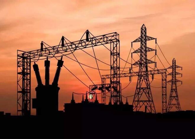 बिजली कार्मिक 24×7फोन पर हैं उपलब्ध