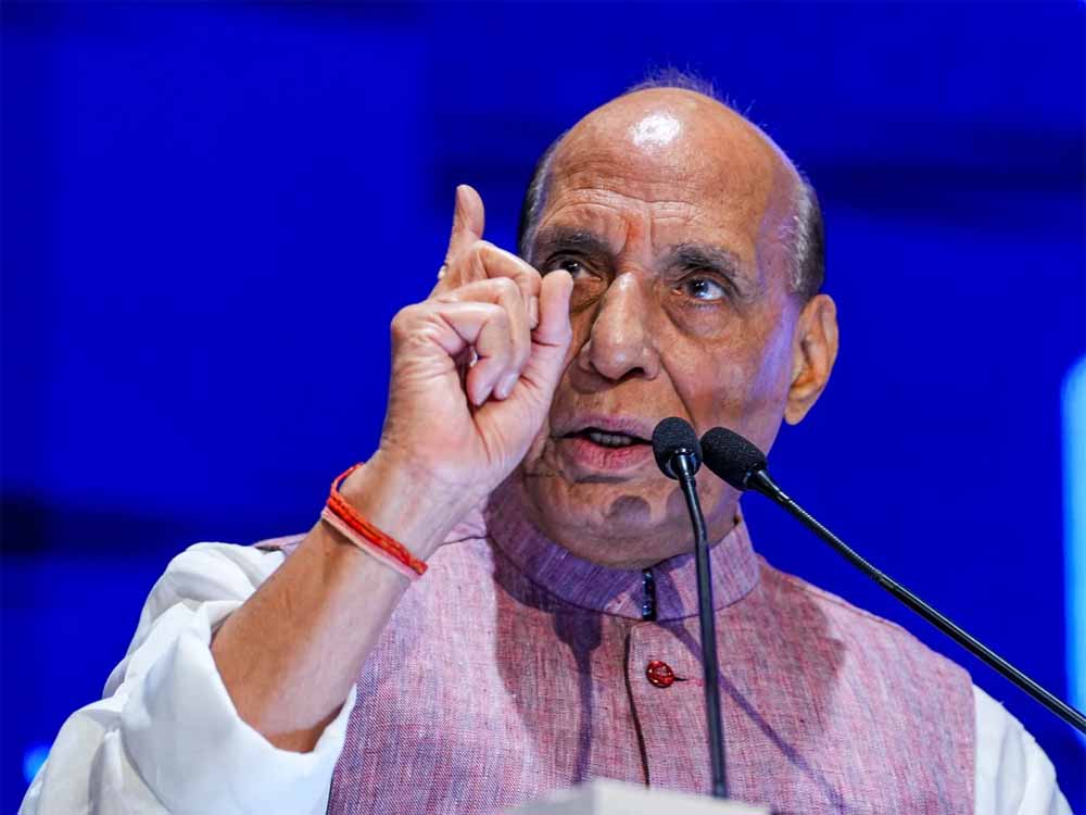 पीओके में रहने वाले लोग भारत के ही हैं और हमें भरोसा है कि एक दिन वे हमारे साथ आएंगे: रक्षा मंत्री राजनाथ सिंह