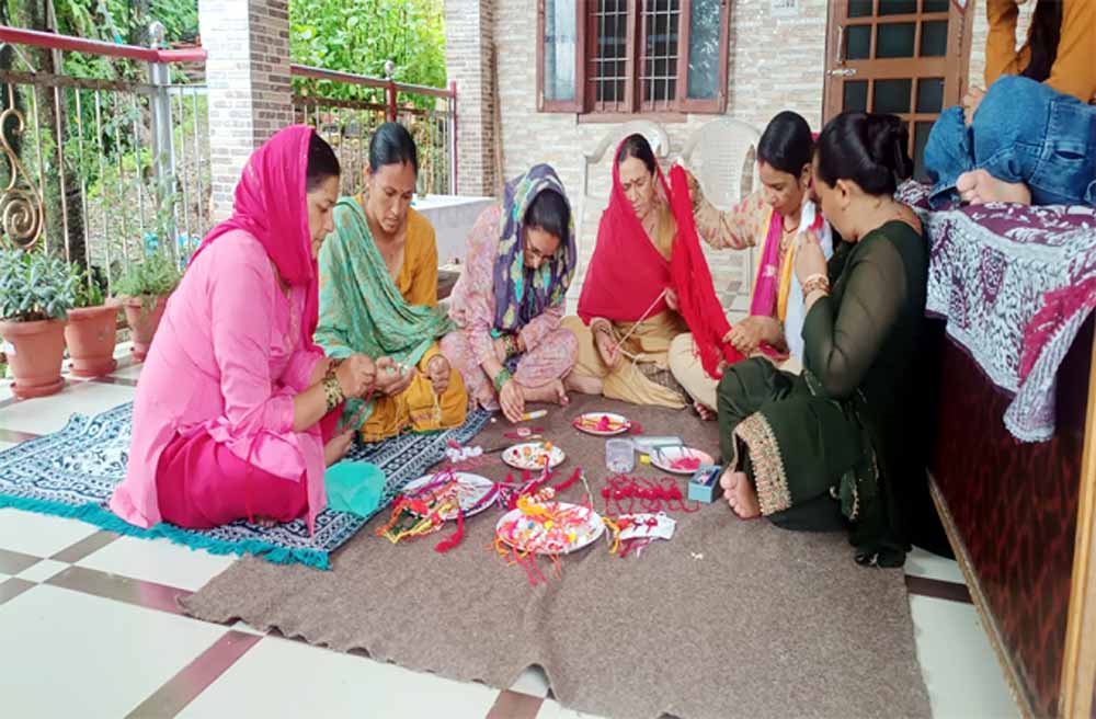 अपना खुद का उद्योग या व्यापार शुरू करने बिना ब्याज 5 लाख रुपये तक का लोन, जानें सरकार की इस योजना के बारे में