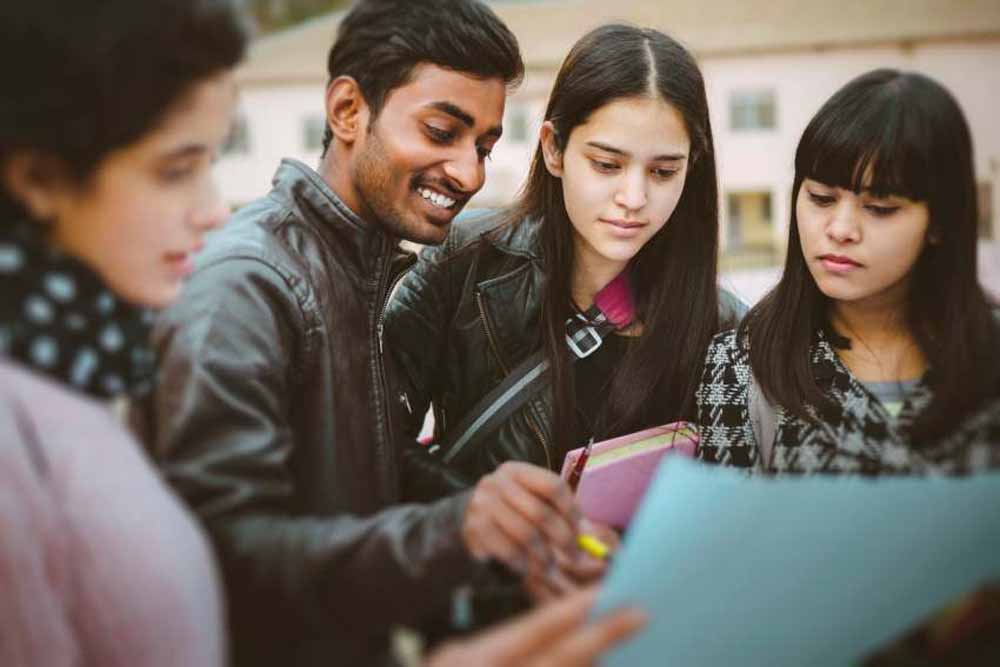 12वीं में कॉमर्स के बाद कर सकते हैं ये 7 कोर्स, कुछ ही साल में जमकर बरसेंगे पैसे!