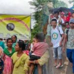 नियमितीकरण की मांग को लेकर फिर सड़क पर उतरे चतुर्थ वर्ग कर्मचारी, कोंडागांव से 300 किमी की पदयात्रा कर पहुंचेंगे राजधानी