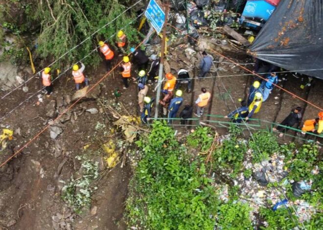 चारधाम यात्रा पर बारिश का असर, सड़कों पर मलबा आने से रुक-रुक कर चल रही यात्रा