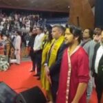 न्यूजीलैंड के प्रधानमंत्री डेविड ब्रीन बागेश्वर धाम के पंडित धीरेंद्र शास्त्री से मिले, सुनी हनुमान कथा