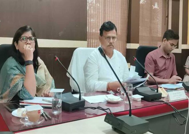 सर्वोच्च प्राथमिकता देकर कराएँ जल भराव वाले क्षेत्रों से पानी की निकासी : मंत्री तोमर